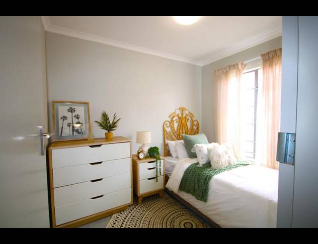 2 BEDROOM HOUSE FOR SALE IN CRYSTAL PARK